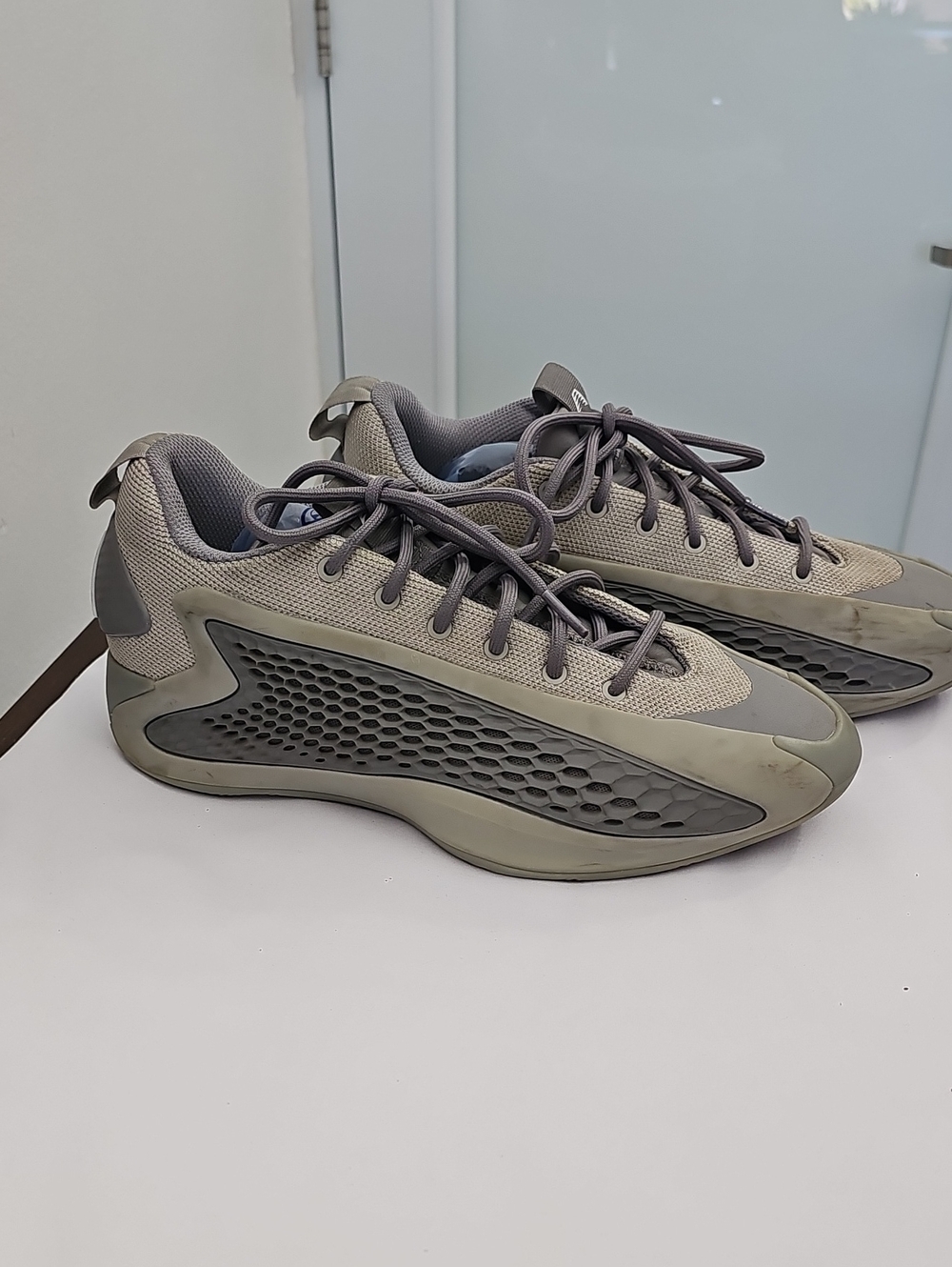Adidas AE 1 Low "Metallic Grey" Men's Basketball Shoes. Size 8